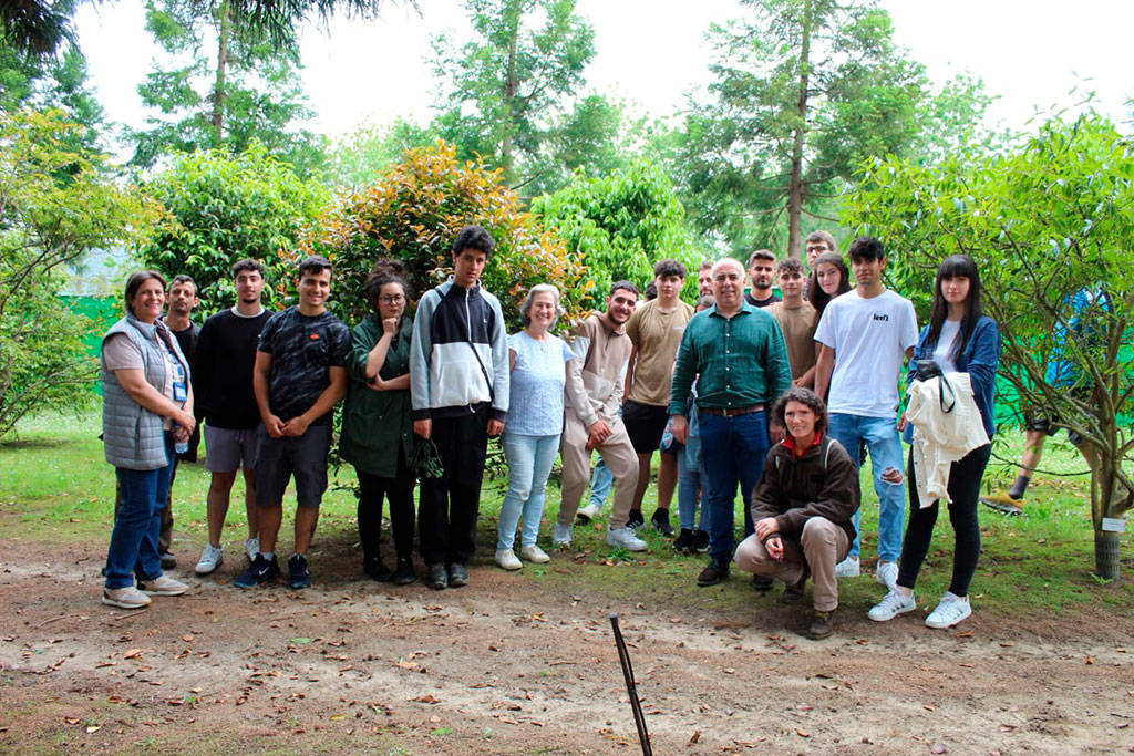 Javier Tourís, recibiu nas instalacións da Estación Fitopatolóxica do Areeiro a un grupo de alumnos do Ciclo Superior de Xestión Forestal e do Medio Natural do CFEA de Lourizán